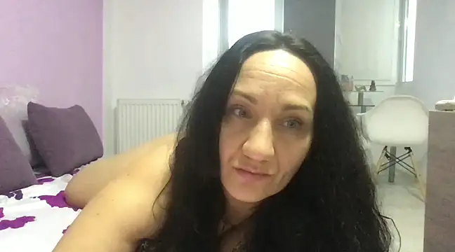 karllaa1234 online show from February 28, 2025, 3:26 pm