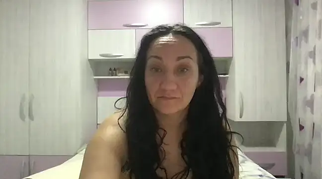 karllaa1234 online show from March 3, 2025, 8:19 am