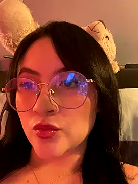 ValentinaOrtiz3 online show from September 10, 2025, 9:47 pm