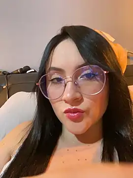 ValentinaOrtiz3 online show from October 31, 2025, 12:29 am