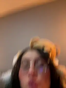 Snapshot of ValentinaOrtiz3 chatting on December 22, 2025, 11:27 pm ValentinaOrtiz3 online show from December 22, 2025, 11:27 pm