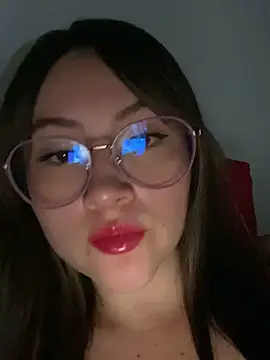 ValentinaOrtiz3 online show from March 4, 2025, 2:06 am