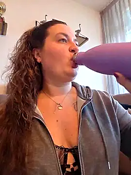 justtess online show from January 7, 2026, 9:25 am