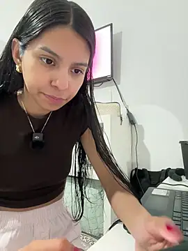 Valeedoll online show from February 12, 2026, 4:01 am