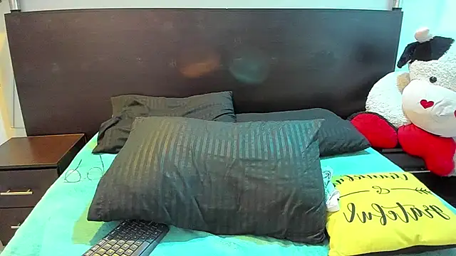 Snapshot of Marii_18 chatting on March 9, 2025, 7:01 am Marii 18 online show from March 9, 2025, 7:01 am