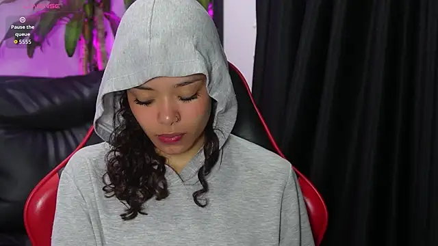 Snapshot of sara_sharma_ chatting on November 24, 2025, 2:17 pm sara sharma online show from November 24, 2025, 2:17 pm