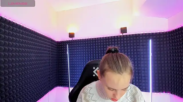 Lika 0ne online show from February 21, 2025, 6:48 pm