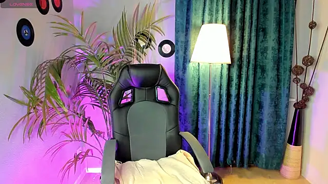 Lika 0ne online show from October 21, 2025, 11:09 am