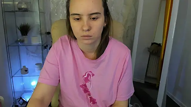 Lika 0ne online show from December 3, 2025, 12:15 pm