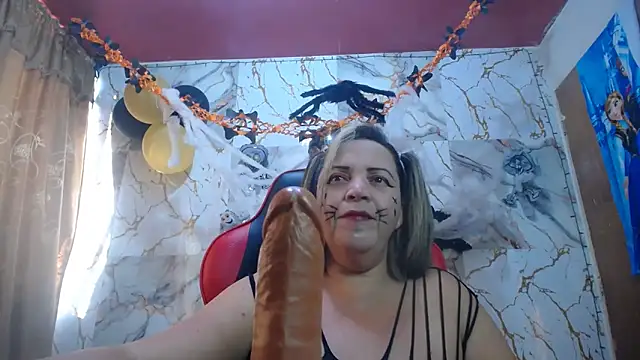 alina maturehot online show from October 31, 2025, 9:22 pm