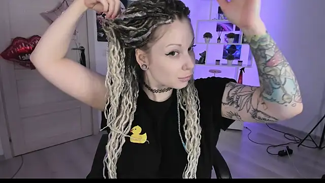 HoneySallyMoore online show from September 28, 2025, 3:30 pm