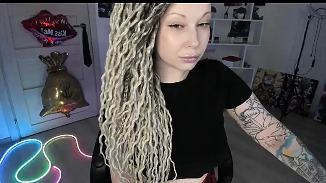 Snapshot of HoneySallyMoore chatting on May 29, 2026, 8:26 pm HoneySallyMoore online show from May 29, 2026, 8:26 pm