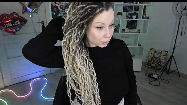 HoneySallyMoore online show from March 12, 2026, 1:33 am