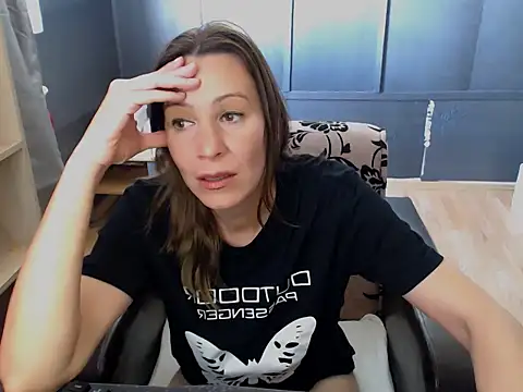 Snapshot of hannaha chatting on May 12, 2026, 12:33 pm hannaha online show from May 12, 2026, 12:33 pm