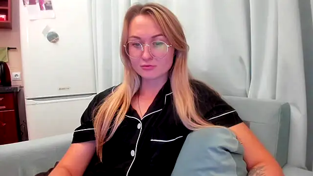 Snapshot of your_Goddess_Eva chatting on October 7, 2025, 8:10 pm your Goddess Eva online show from October 7, 2025, 8:10 pm