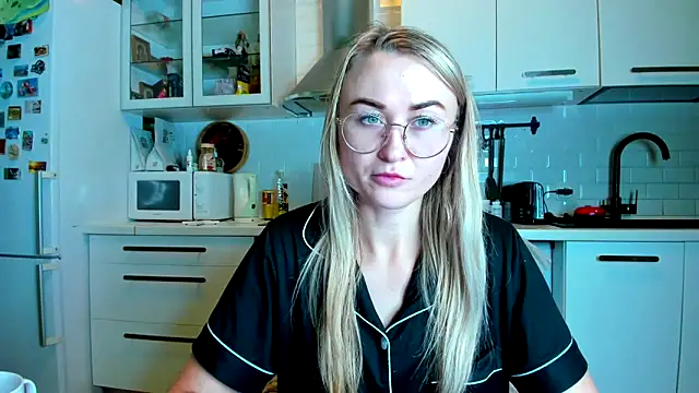 Snapshot of your_Goddess_Eva chatting on November 18, 2025, 8:45 pm your Goddess Eva online show from November 18, 2025, 8:45 pm