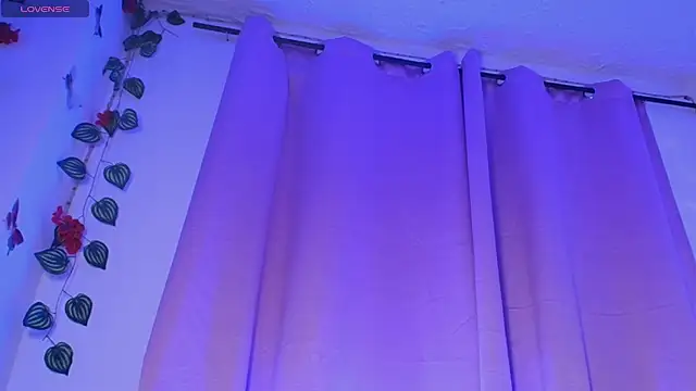 Snapshot of Daphnewalker__ chatting on May 22, 2026, 11:41 am Daphnewalker online show from May 22, 2026, 11:41 am
