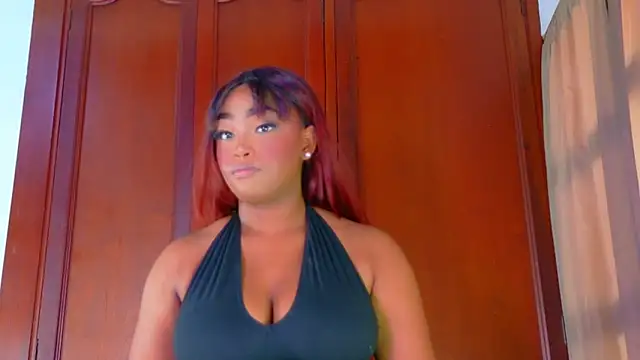 Snapshot of TianahGlow chatting on September 29, 2025, 8:14 pm TianahGlow online show from September 29, 2025, 8:14 pm