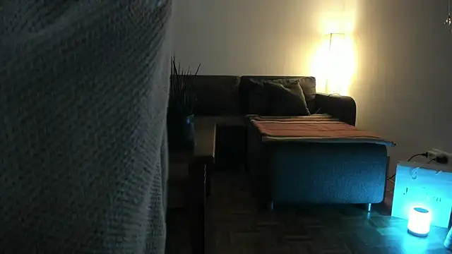 molicaremolicare online show from October 23, 2025, 4:44 am