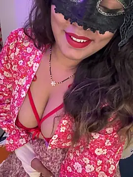 Snapshot of WifyHubby_38 chatting on October 10, 2025, 6:31 pm WifyHubby 38 online show from October 10, 2025, 6:31 pm