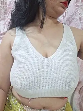 Snapshot of Jassi_Does chatting on June 1, 2026, 9:25 pm Jassi Does online show from June 1, 2026, 9:25 pm