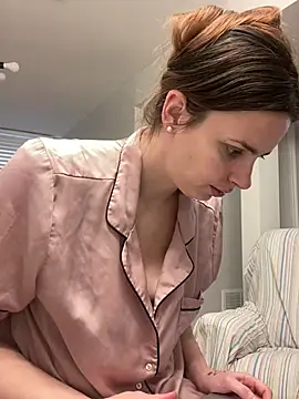 Snapshot of CecilGreen chatting on February 19, 2025, 6:00 pm CecilGreen online show from February 19, 2025, 6:00 pm