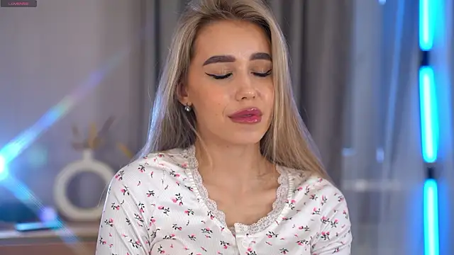 Snapshot of _Spring_Day_ chatting on February 19, 2026, 8:11 am Spring Day online show from February 19, 2026, 8:11 am