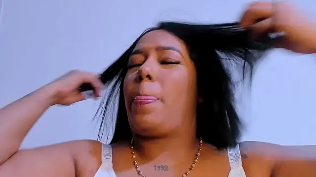 Snapshot of emma_purple_ chatting on March 20, 2025, 6:09 pm emma purple online show from March 20, 2025, 6:09 pm