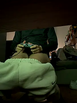 yaxxx03 online show from November 12, 2025, 8:34 pm