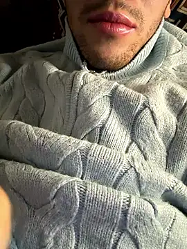 yaxxx03 online show from November 5, 2025, 4:32 pm