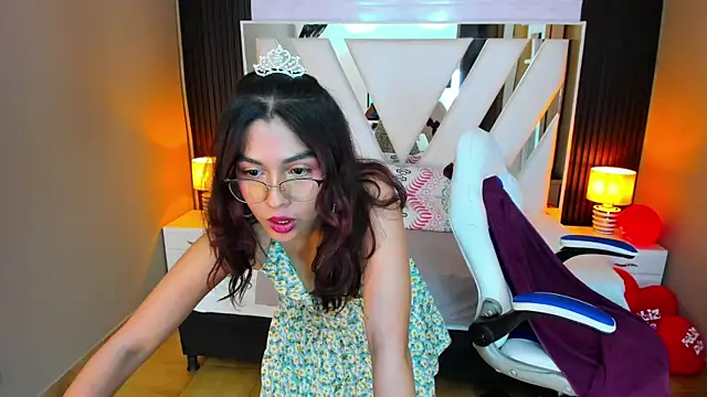 Snapshot of Cristin_Petite chatting on February 18, 2025, 9:42 pm Cristin Petite online show from February 18, 2025, 9:42 pm