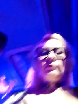 CandieGilson   online show from April 8, 2026, 10:39 am