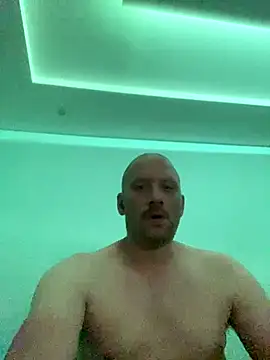 Krzysiekg123 online show from September 30, 2025, 10:05 pm