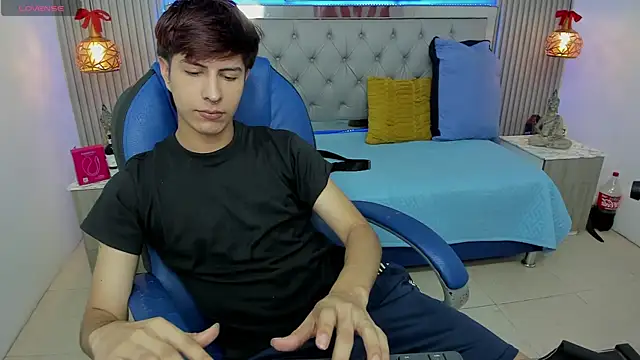 Estiv18  online show from January 11, 2026, 1:56 am