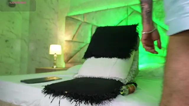 DickGriffith  online show from April 10, 2026, 10:33 am