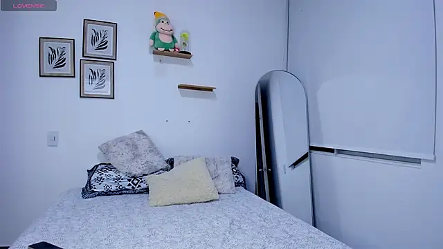 sarita bigbooty  online show from March 30, 2026, 4:58 am