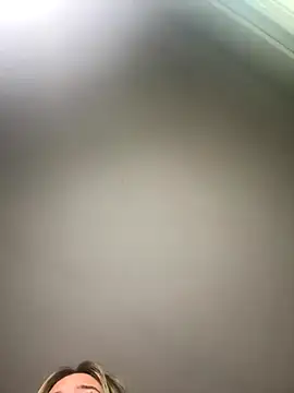 angelicasn0w online show from October 24, 2025, 1:21 pm