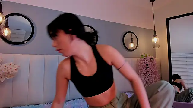 alice lodge online show from December 5, 2025, 3:05 am