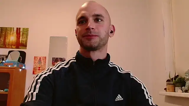 OskarBreno online show from April 30, 2026, 8:57 pm