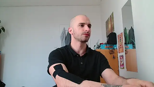 OskarBreno online show from May 20, 2026, 12:02 pm