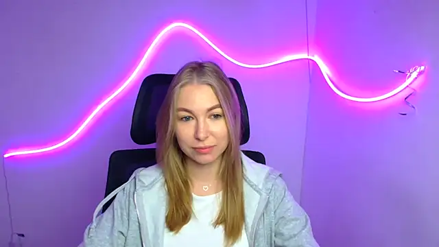 Snapshot of Dana_flowers chatting on October 4, 2025, 3:30 am Dana flowers online show from October 4, 2025, 3:30 am