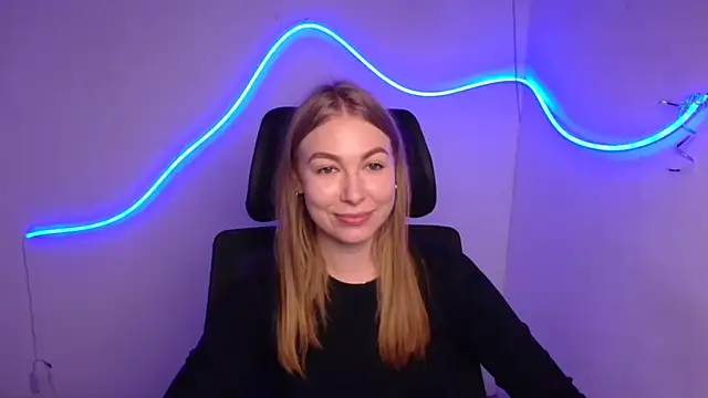 Snapshot of Dana_flowers chatting on October 9, 2025, 11:33 am Dana flowers online show from October 9, 2025, 11:33 am