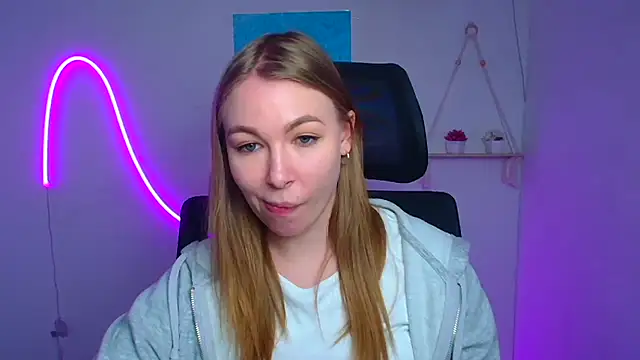 Snapshot of Dana_flowers chatting on February 23, 2026, 2:06 pm Dana flowers online show from February 23, 2026, 2:06 pm