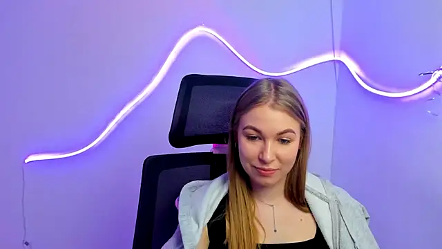 Snapshot of Dana_flowers chatting on March 20, 2025, 3:25 pm Dana flowers online show from March 20, 2025, 3:25 pm