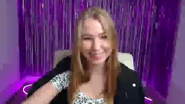 Snapshot of Dana_flowers chatting on September 23, 2025, 5:25 am Dana flowers online show from September 23, 2025, 5:25 am