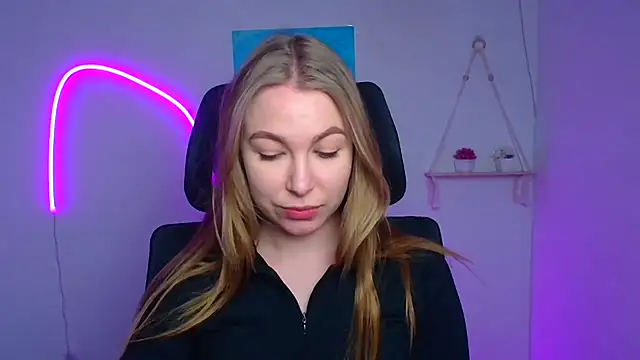 Snapshot of Dana_flowers chatting on February 24, 2026, 6:25 am Dana flowers online show from February 24, 2026, 6:25 am