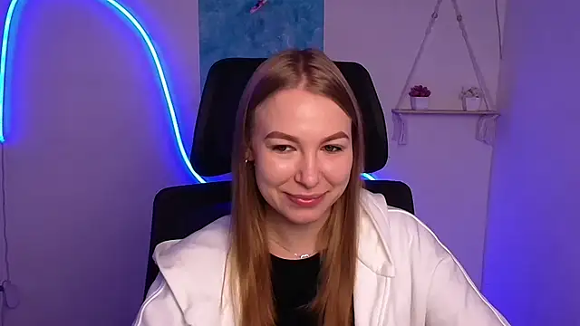 Snapshot of Dana_flowers chatting on October 20, 2025, 5:31 am Dana flowers online show from October 20, 2025, 5:31 am