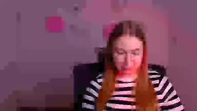 Snapshot of Dana_flowers chatting on February 18, 2025, 9:32 am Dana flowers online show from February 18, 2025, 9:32 am