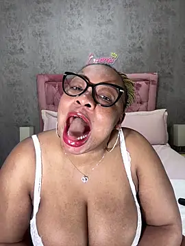 VixenRoyaleX online show from September 17, 2025, 3:08 am