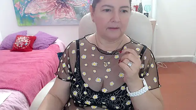 leonela 69 online show from January 12, 2026, 1:51 pm